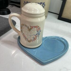 House of Loyd 1989 salt or pepper shaker with tray